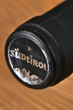 Glen Pinot Nero Riserva Alto Adige DOC - вино Глен Пино Неро Ризерва Альто Адидже ДОК 2019 год 0.75 л красное сухое