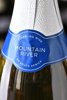 Mountain River Sauvignon Blanc - вино игристое Маунтэн Ривер Совиньон Блан 0.75 л белое экстра брют