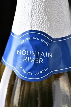 Mountain River Chenin Blanc - вино игристое Маунтэн Ривер Шенен Блан 0.75 л белое экстра брют