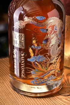 Saintonge Long Feng Blended Chinese Whisky - виски Сентонж Лунфэн 0.7 л в п/у