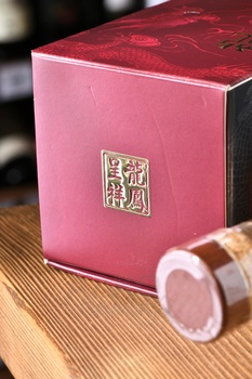 Saintonge Long Feng Blended Chinese Whisky - виски Сентонж Лунфэн 0.7 л в п/у