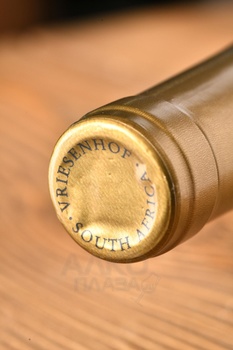 Vriesenhof Chardonnay - вино Вризенхоф Шардоне 0.75 л белое сухое