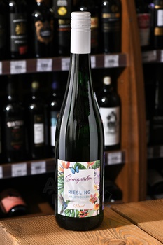 Sungarden Riesling Mosel - вино Сангардн Рислинг Мозель 0.75 л белое полусухое