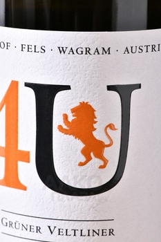Urbanihof 4U Gruner Veltliner - вино Урбанихоф 4Ю Грюнер Вельтлинер 0.75 л сухое белое