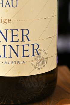 Domane Wachau Gruner Veltliner Prestige - вино Домен Вахау Грюнер Вельтлинер Престиж 0.75 л белое сухое
