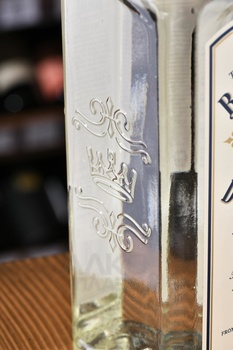 Bombay London Dry Gin - джин Бомбей Лондон Драй 0.7 л