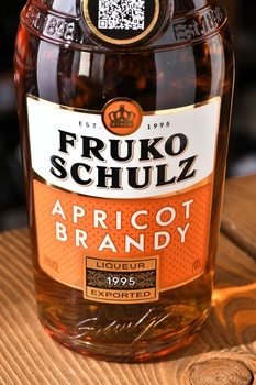 Fruko Schulz Apricot Brendy - ликер Фруко Шульц Абрикос Бренди 0.7 л