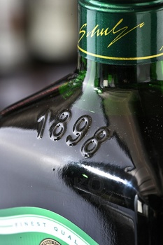 Fruko Shulz Bitter - настойка горькая Фруко Шульц Биттер 0.7 л