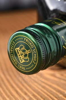 Fruko Shulz Bitter - настойка горькая Фруко Шульц Биттер 0.7 л