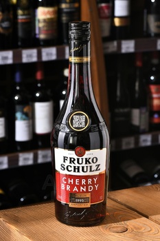 Fruko Schulz Cherry Brandy - ликер Фруко Шульц Черри Бренди 0.7 л