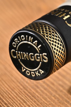 Chinggis Grandkhaan White - водка Чингис Грандхан Уайт 0.75 л