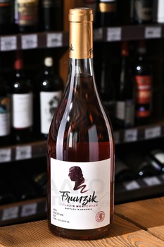 Вино Фрунзик 0.75 л розовое сухое