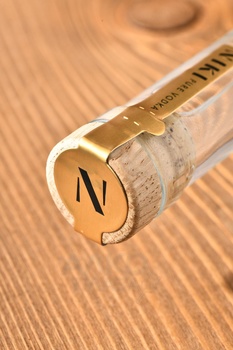 Водка Ники Пьюр 0.7 л в тубе