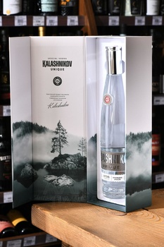 Водка Калашников Уник 0.7 л в п/у