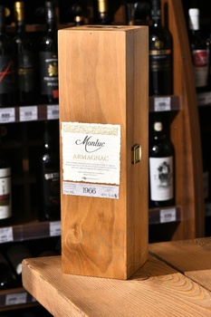 Monluc Armagnac 1966 - арманьяк Монлюк 1966 года 0.7 л