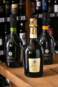 Ronco Margherita Goshia Spumante Dolce - вино игристое Ронко Маргерита Гошия Вино Спуманте Дольче 0.75 л белое сладкое