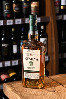 Kemlya Russian Rye - виски зерновой Кемля Рашен Рай 0.7 л