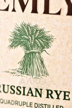 Kemlya Russian Rye - виски зерновой Кемля Рашен Рай 0.7 л