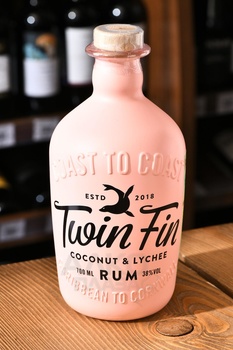 Twin Fin Coconut & Lychee Rum - Твин Фин Кокос и Личи Ром 0.7 л