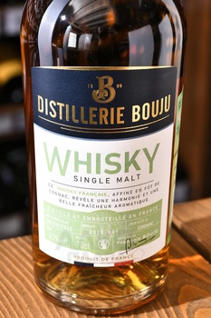 Distillerie Bouju Fut de Cognac - виски Дистиллери Бужу Фут де Коньяк 0.7 л