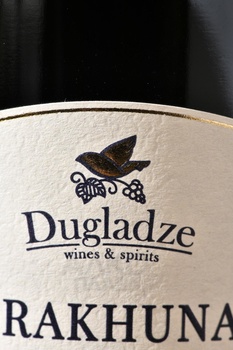 Dugladze Krakhuna - вино Дугладзе Крахуна 0.75 л белое сухое