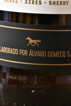Alvaro Domecq La Janda Fino - херес Альваро Домек Фино Ла Ханда 0.75 л