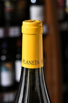 Planeta Etna Bianco DOC - вино Планета Этна Бьянко ДОК 2022 год 0.75 л белое сухое