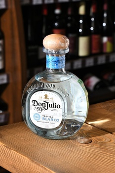Don Julio Blanco - текила Дон Хулио Бланко 0.75 л