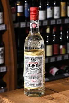 Buton Maraschino - ликер Бутон Мараскино 0.7 л