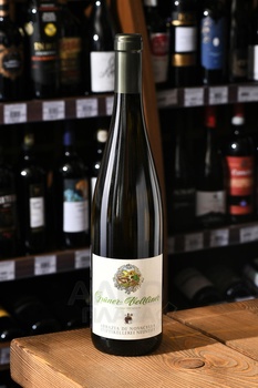 Abbazia di Novacella Gruner Veltliner - вино Аббация ди Новачелла Грюнер Вельтлинер белое сухое 0.75 л