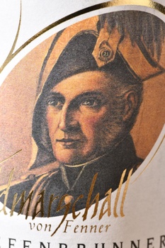 Tiefenbrunner Feldmarschall Muller Thurgau - вино Тифенбруннер Фельдмаршал Мюллер Тургау 0.75 л белое сухое