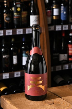 Extra Dry Junmai 36 Guardians Gyo-ten - саке Экстра Драй Дзюнмай 36 Гардианс Гё-Тен 0.72 л