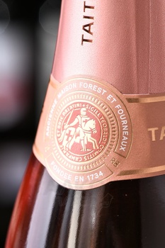 Taittenger Prestige Rose Brut - шампанское Тэтэнже Престиж Розе Брют 0.375 л розовое брют