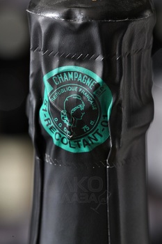 Champagne Elemart Robion Les Monets AOC - шампанское Шампань Элемар Робьон Ле Моне АОС 0.75 л белое экстра брют