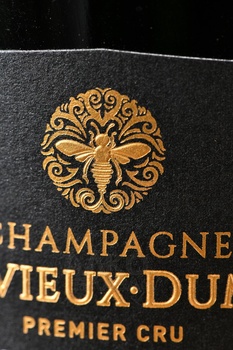 Champagne Hervieux-Dumez Les Grains Noirs - шампанское Шампань Эрвье Дюме Ле Гран Нуар 2020 год 0.75 л белое брют