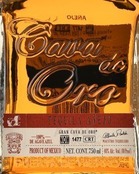 Gran Cava De Oro Anejo - текила Гран Кава Де Оро Аньехо 0.75 л