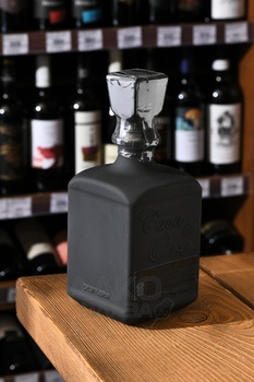 Gran Cava De Oro Extra Anejo Black - текила Гран Кава Де Оро Экстра Аньехо 0.75 л