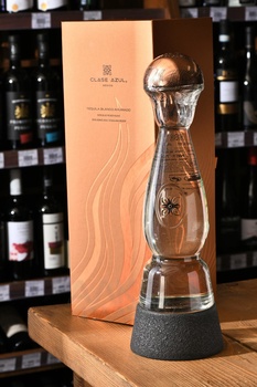 Clase Azul Blanco Ahumado - текила Класе Азул Бланко Аумадо 0.7 л в п/у