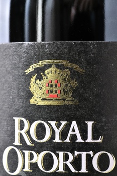 Royal Oporto LBV Gift Box - портвейн Роял Опорту ЛБВ 2013 0.75 л в п/у
