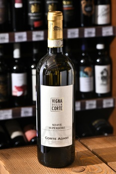 Vigna della Corte Soave Superiore DOCG - вино Винья Делла Корте Соаве Супериоре ДОКГ 0.75 л белое сухое