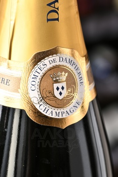 Comt Audoin de Dampierre Grande Cuvee gift box - шампанское Комт Одуан де Дампьер Гран Кюве 0.75 л в п/у