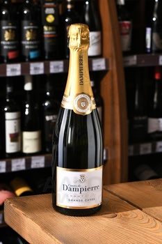 Comt Audoin de Dampierre Grande Cuvee gift box - шампанское Комт Одуан де Дампьер Гран Кюве 0.75 л в п/у