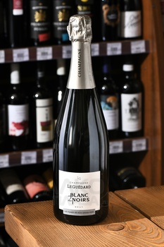Champagne Blanc De Noirs Le Guedard - шампанское Шампань Блан де Нуар Ле Гедар 2017 год 0.75 л брют белое