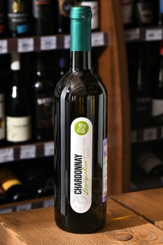 Вино Звягинцев Шардоне 0.75 л белое сухое