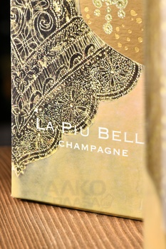 Champagne La Piu Belle - шампанское Шампань Ля Пью Белль 0.75 л белое брют в п/у