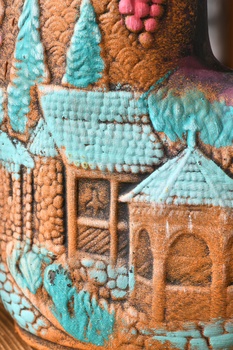 Вино Алазанская Долина Джорджиа Кантри Вайнс 1 л красное полусладкое в глиняном кувшине