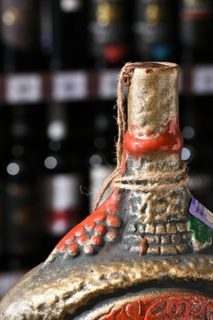 Вино Киндзмараули Джорджиа Кантри Вайнс 1 л красное полусладкое в глиняном кувшине