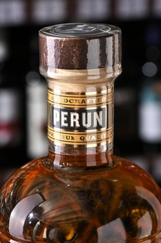 Rakija Perun - ракия Перун Айвовая 0.7 л