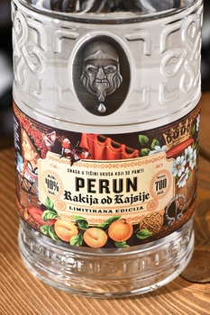 Rakija Perun - ракия Перун Абрикосовая 0.7 л