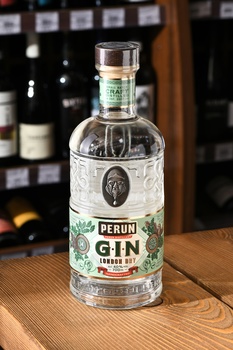 Perun London Dry - джин Перун Лондон Драй 0.7 л